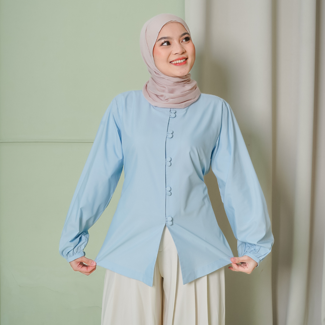 Radwa Top Kemeja Fitted Shirt Blouse Skyblue