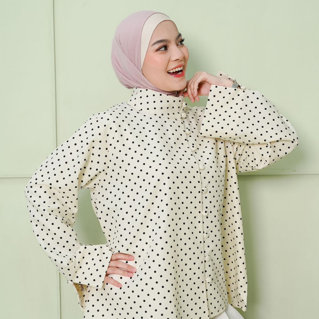 Shada Top Kemeja highneck Collar Polkadot Creamy