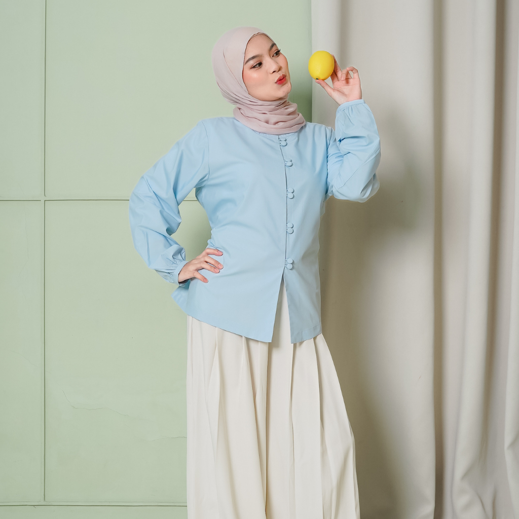 Radwa Top Kemeja Fitted Shirt Blouse Skyblue