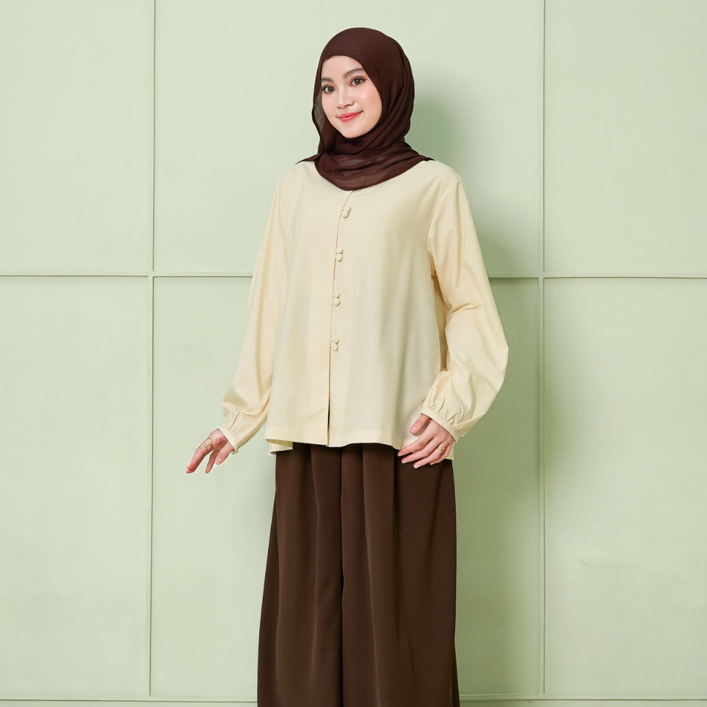 Radwa Top Kemeja Fitted Shirt Blouse Butter