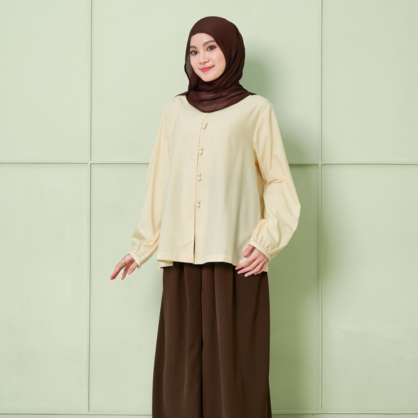 Radwa Top Kemeja Fitted Shirt Blouse Butter