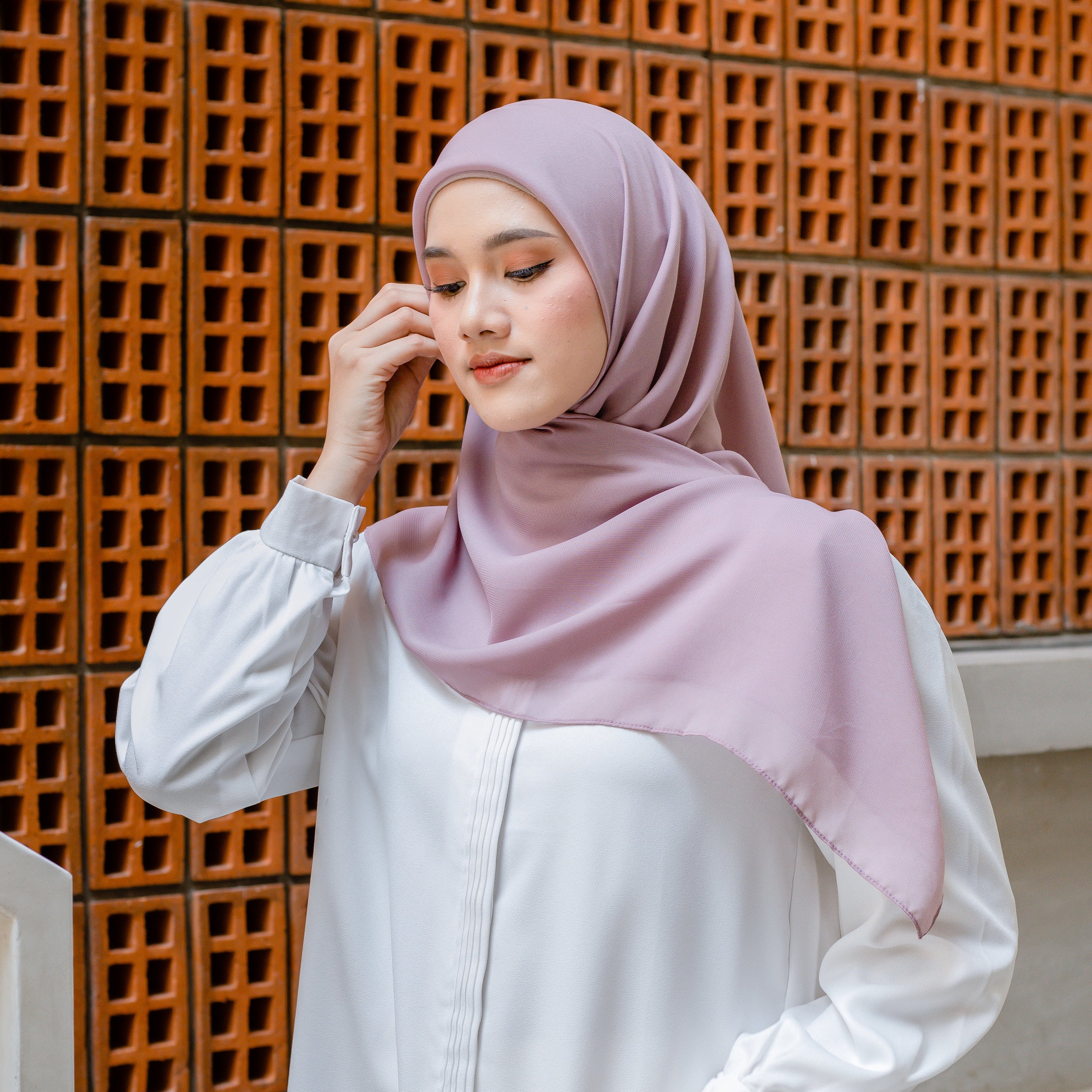 Nour Hijab Segiempat Bella Square Bouquet