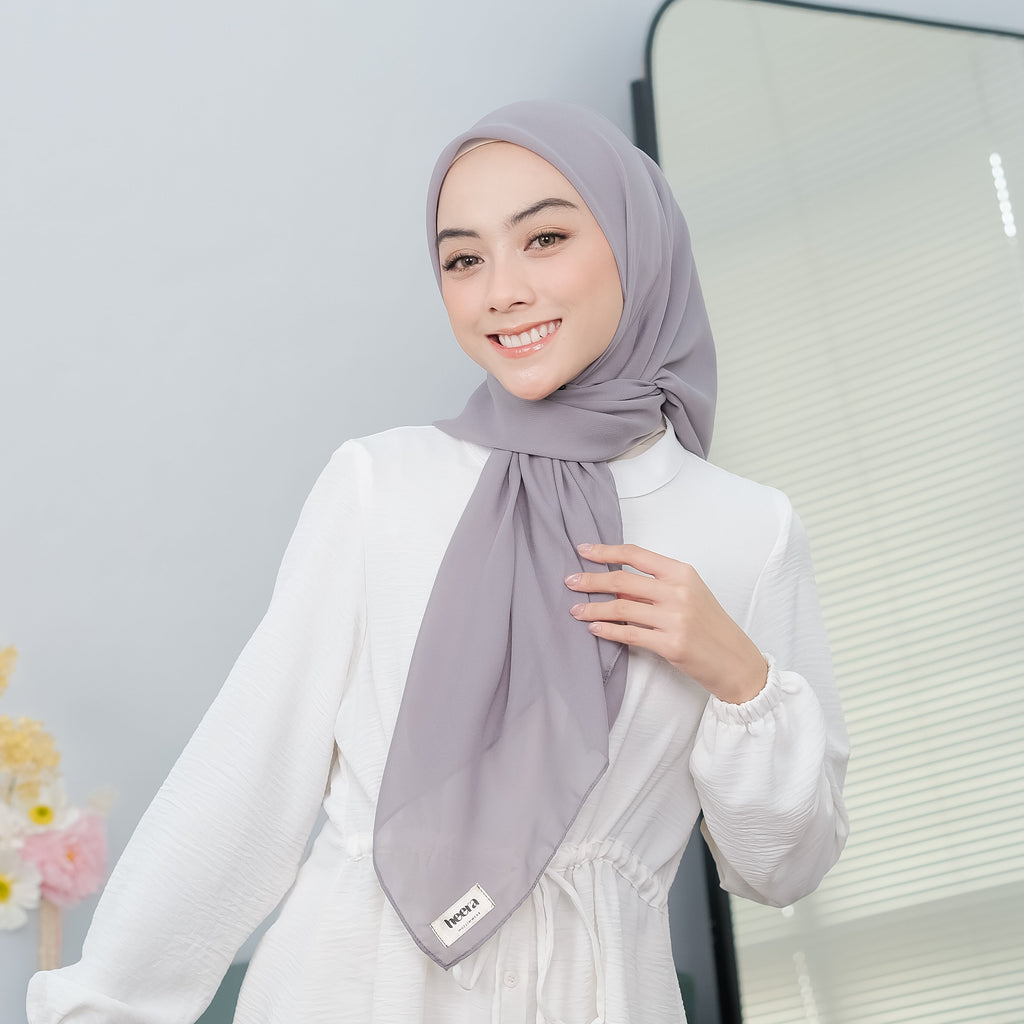 Nour Hijab Segiempat Bella Square Mid Grey