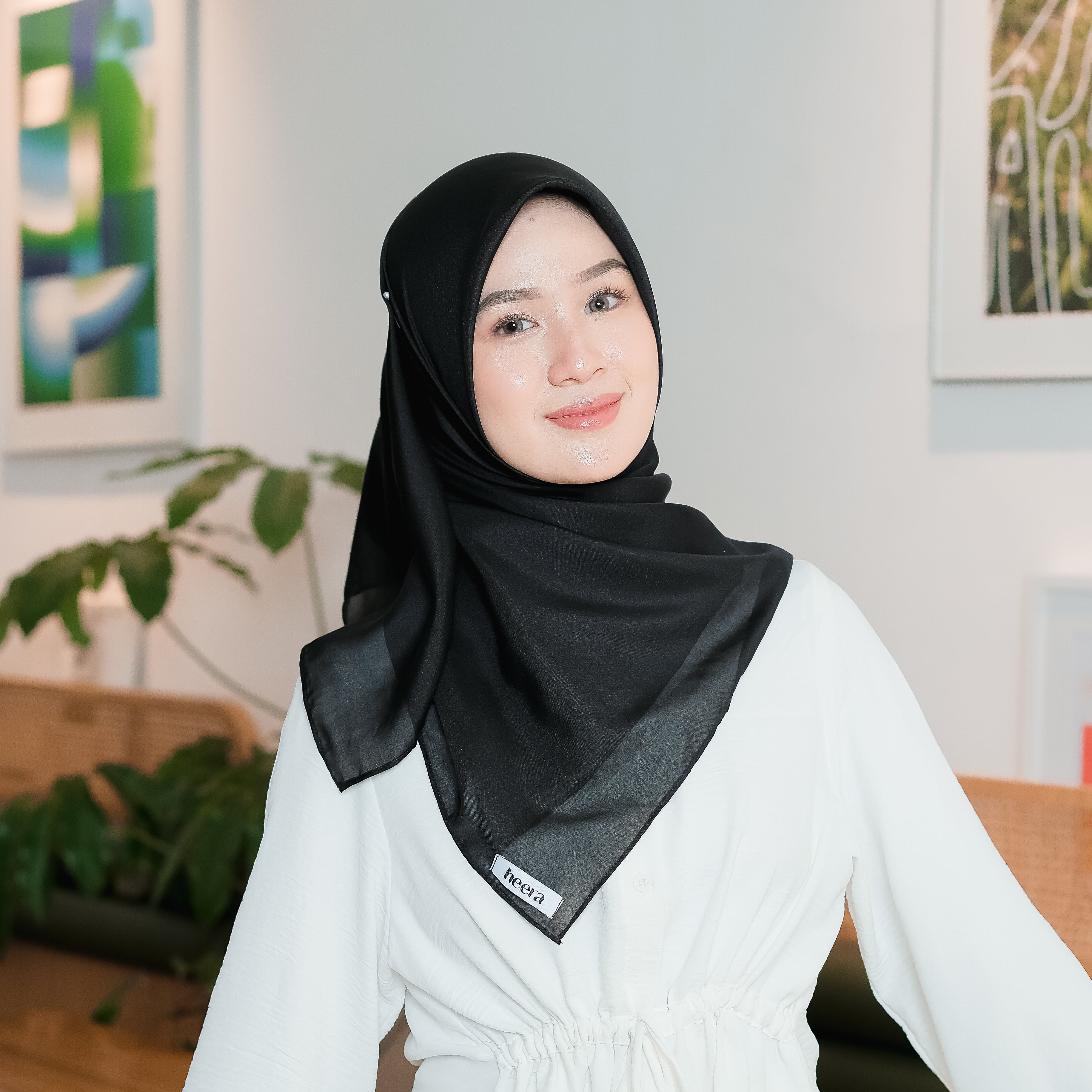 Sahla Hijab Segiempat Paris Black