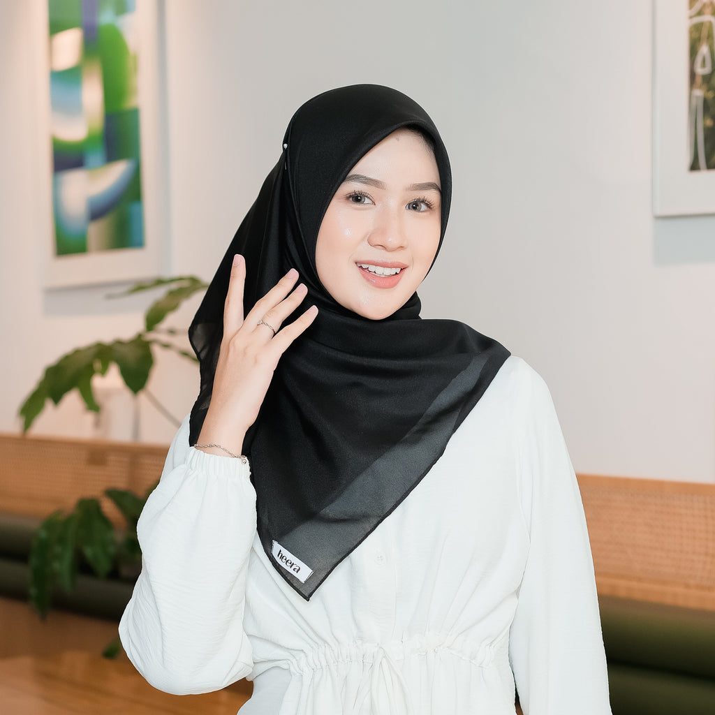 Sahla Hijab Segiempat Paris Black