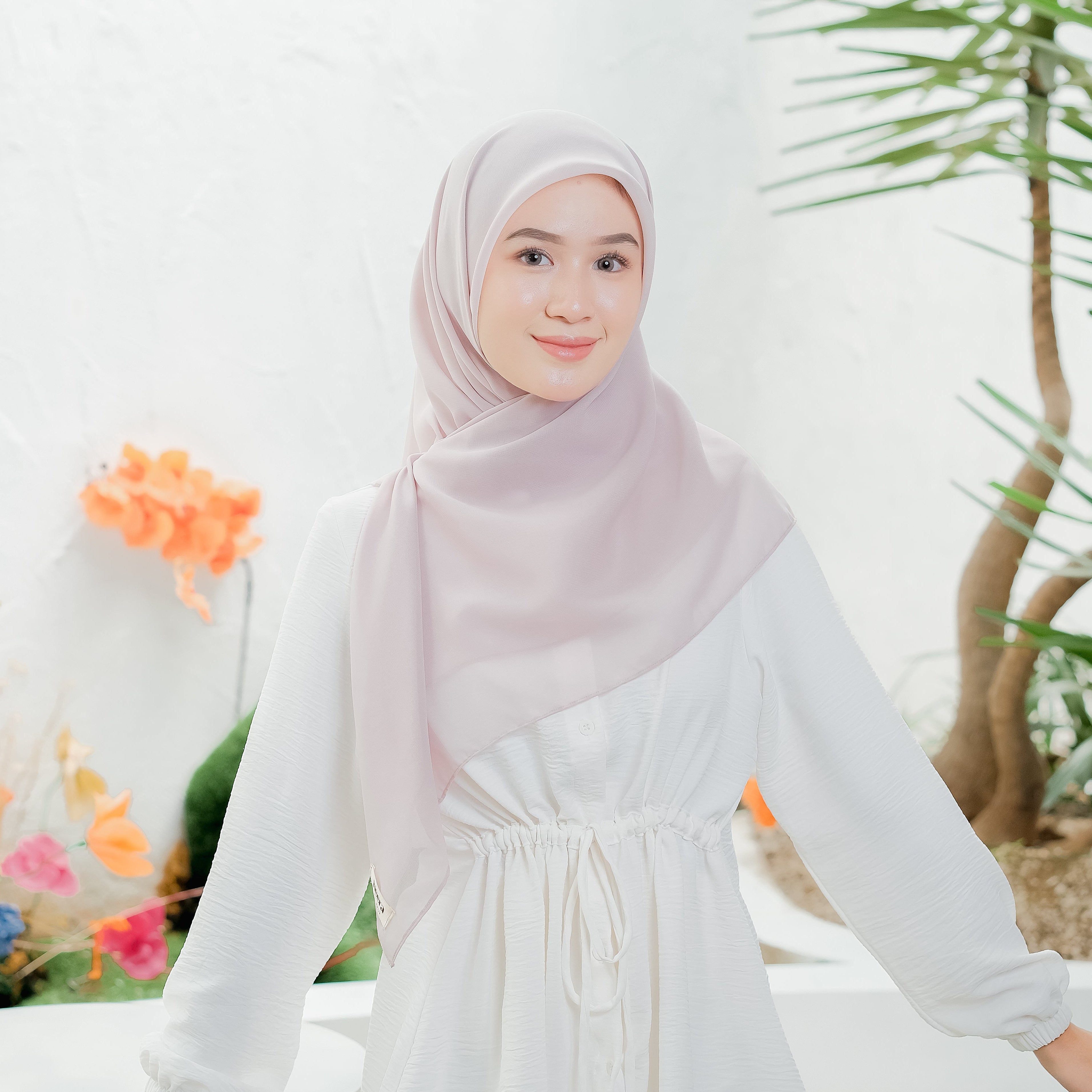 Nour Hijab Segiempat Bella Square Pale Pink
