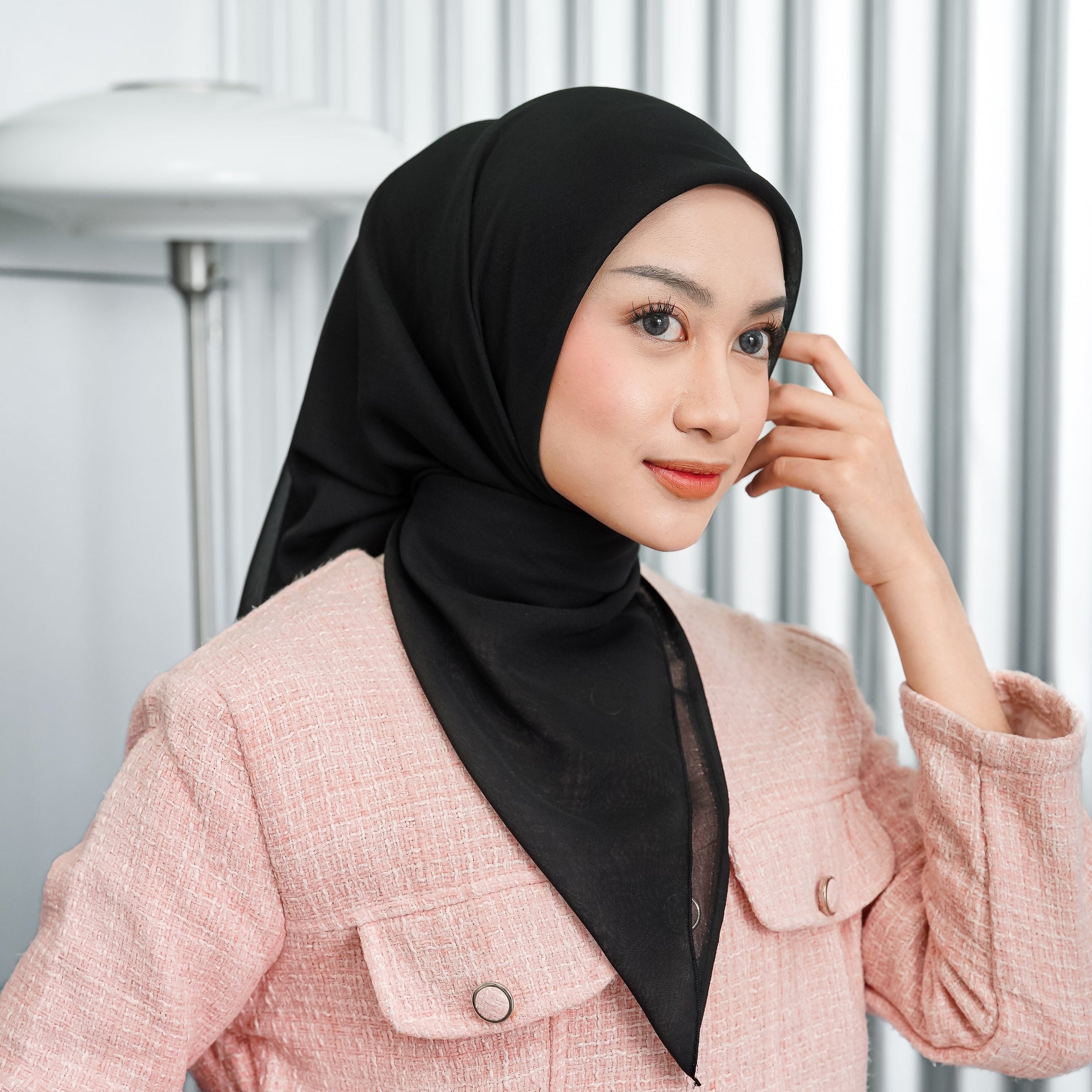 Mina Hijab Segiempat Paris Japan Black