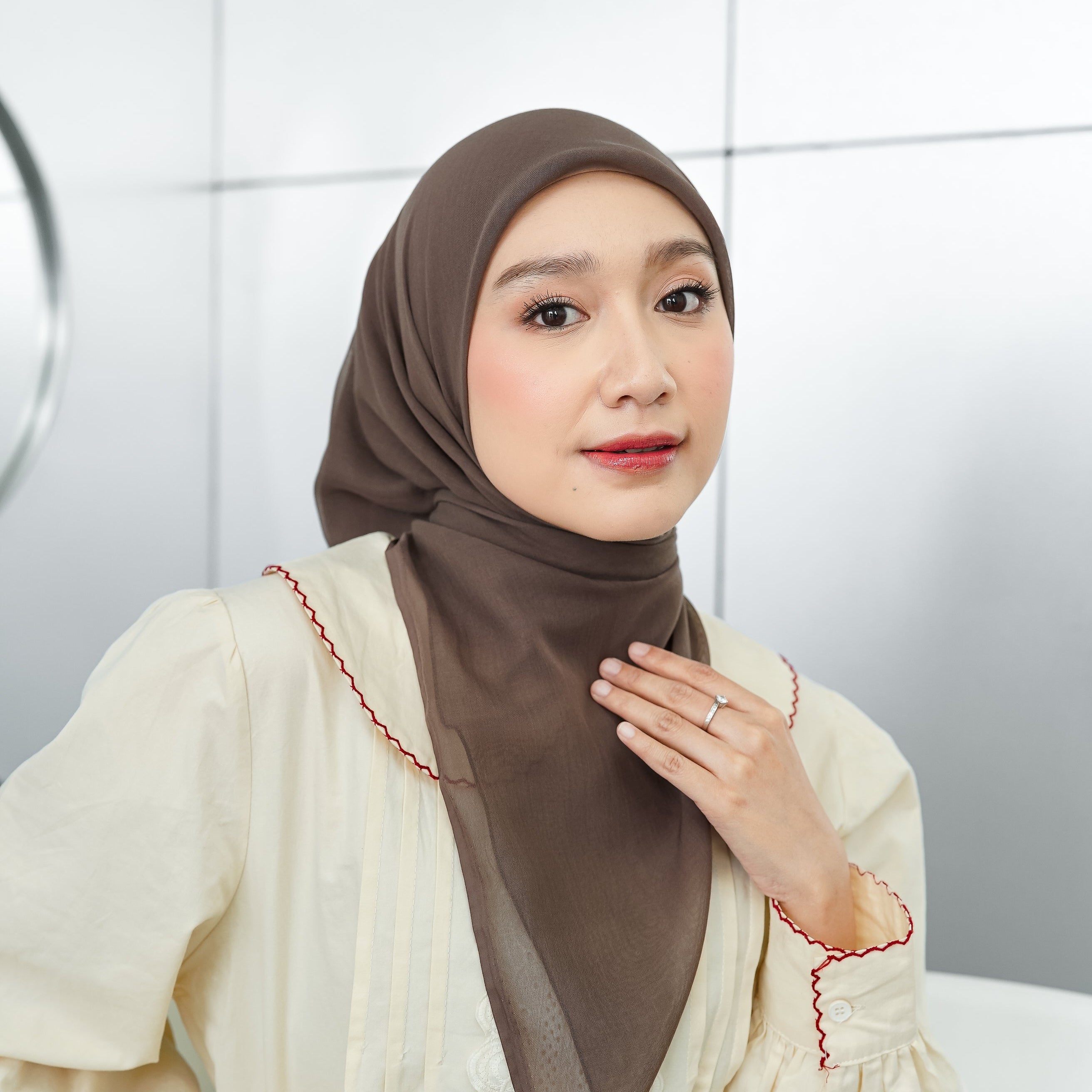 Mina Hijab Segiempat Paris Japan Coffee