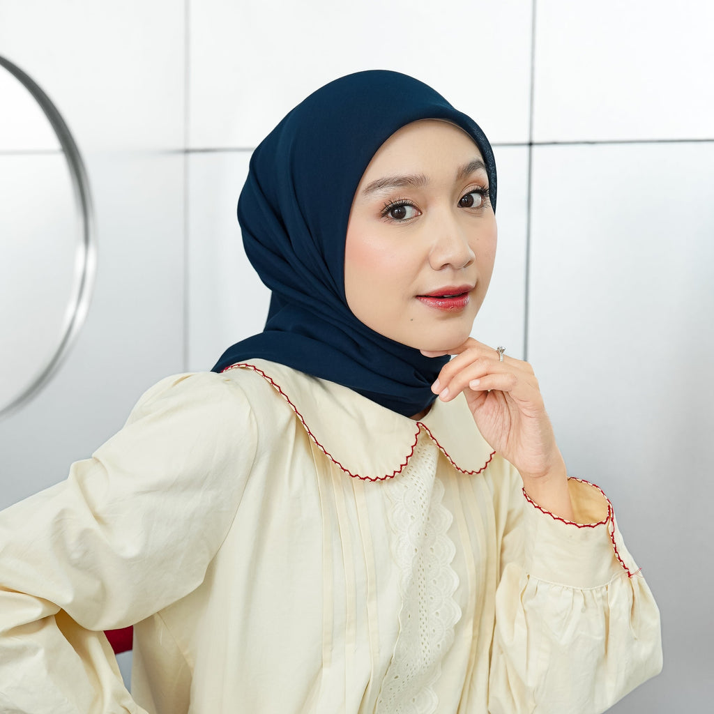 Mina Hijab Segiempat Paris Japan Deep Navy