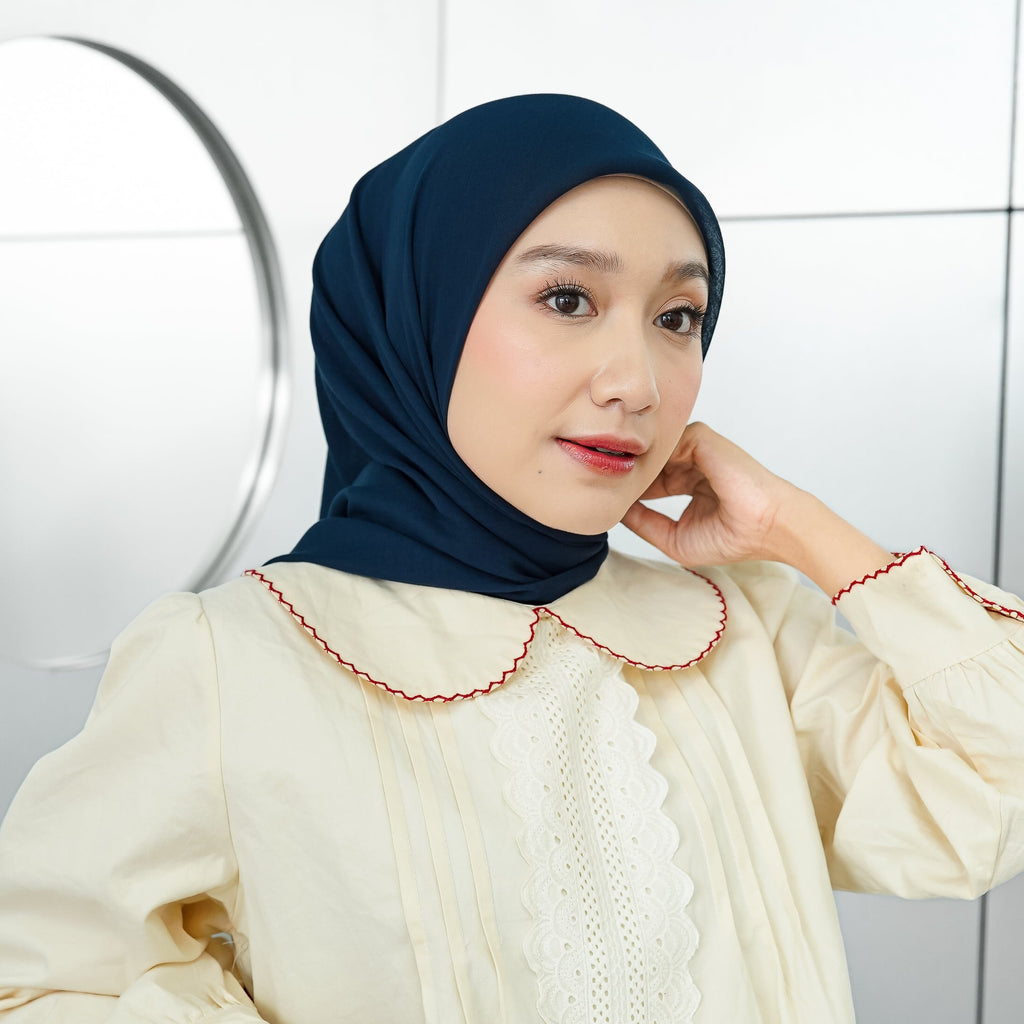 Mina Hijab Segiempat Paris Japan Deep Navy